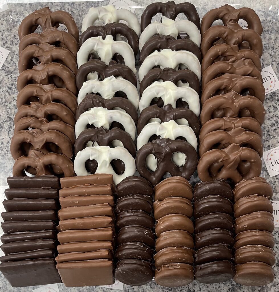 Assorted Sampler Tray (A5) $79.  Includes 36 Pretzels, 16 Graham Crackers and 24 Oreos.